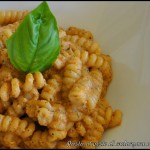 Pasta al pesto di melanzane e pomodorini