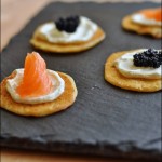Mini bliny con salmone e caviale