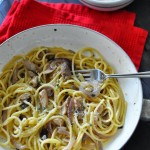 Spaghetti sgombro, cipolle e pecorino