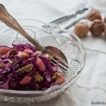 Insalata di cavolo rosso, mele e noci