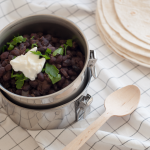 Refried black beans – Fagioli neri rifritti