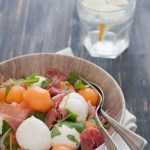 Prosciutto e melone in insalata