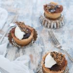 Mini tart al cioccolato e tahini