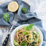 Spaghetti con avocado e limone