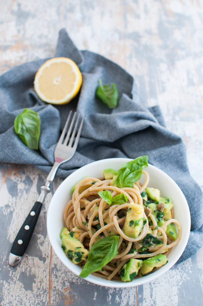 Spaghetti con avocado e limone