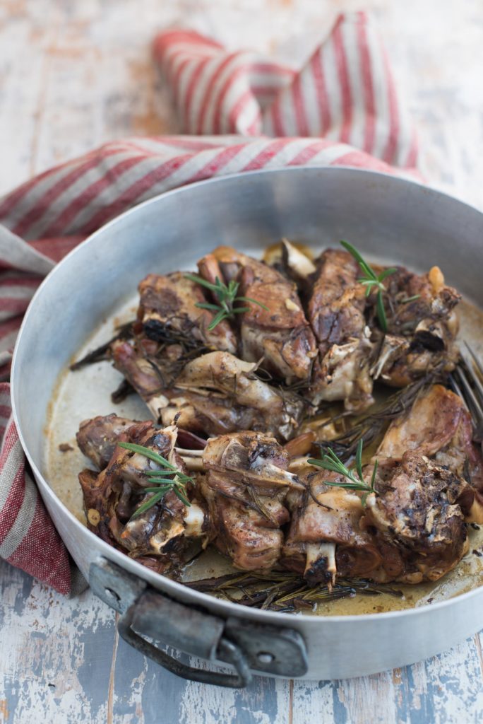 Agnello aglio e rosmarino in slow cooker