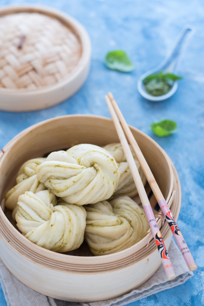 Flower steamed buns