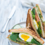 Club sandwich con maionese di avocado