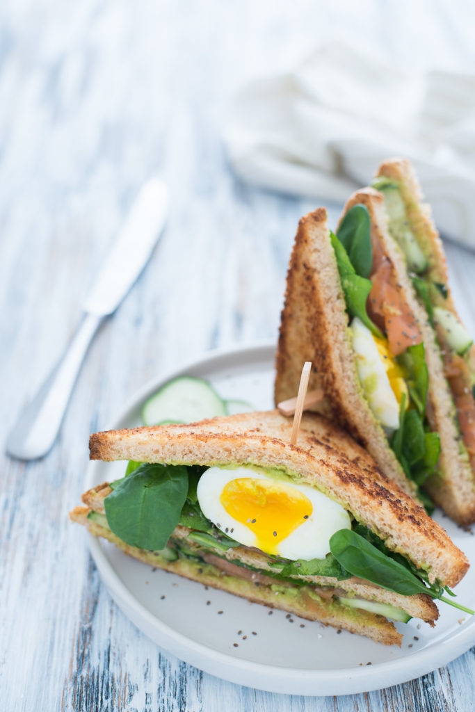 Club sandwich con maionese di avocado