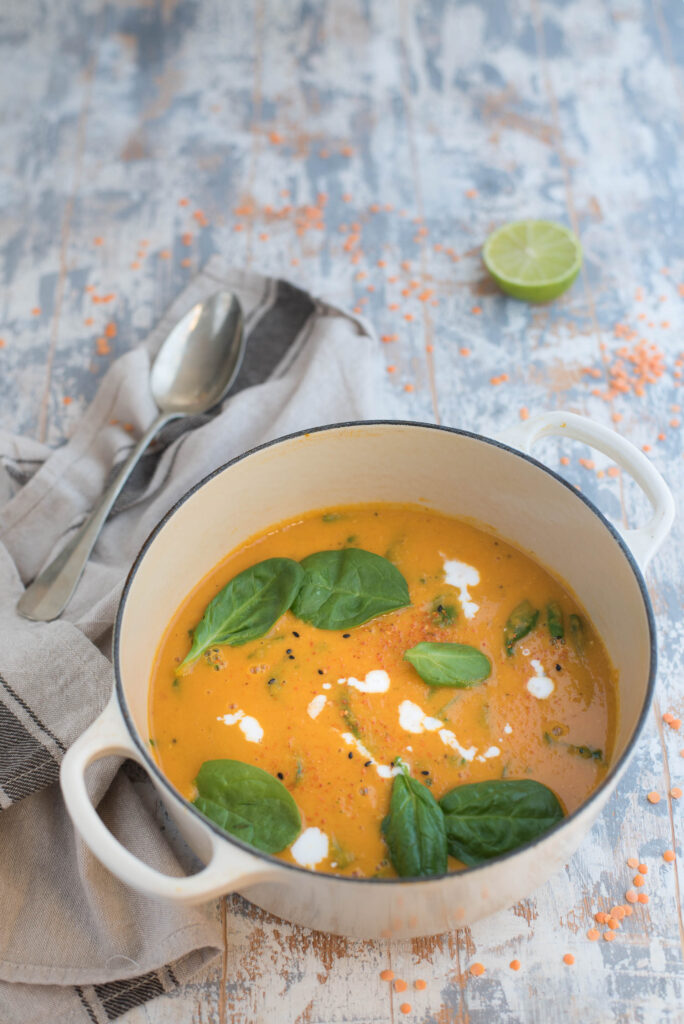 Zuppa di lenticchie rosse zucca e spinaci