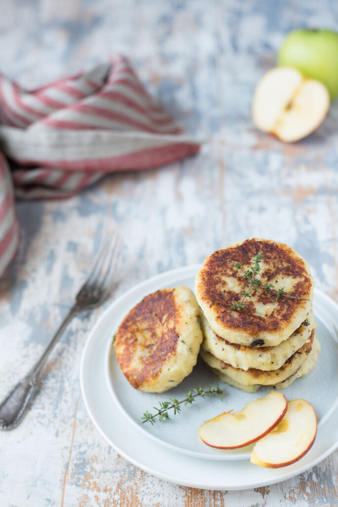 Burger di patate mele e formaggio