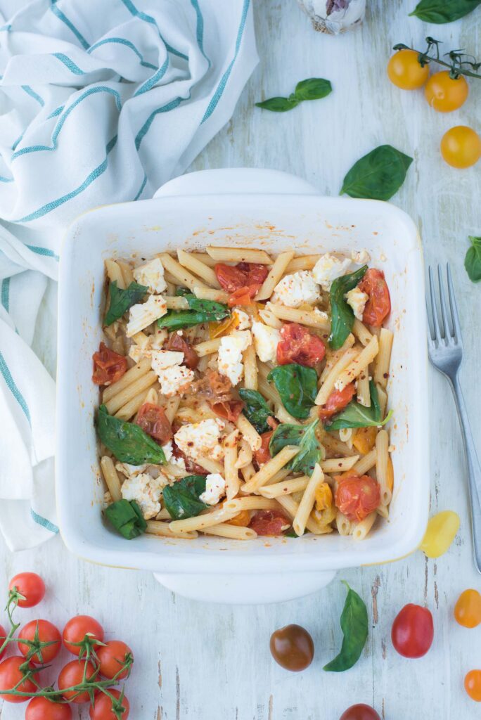 Baked feta pasta ricetta