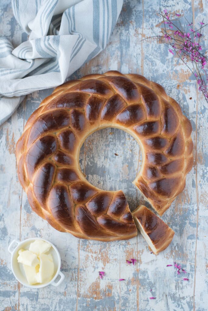 Colac pane rumeno delle feste