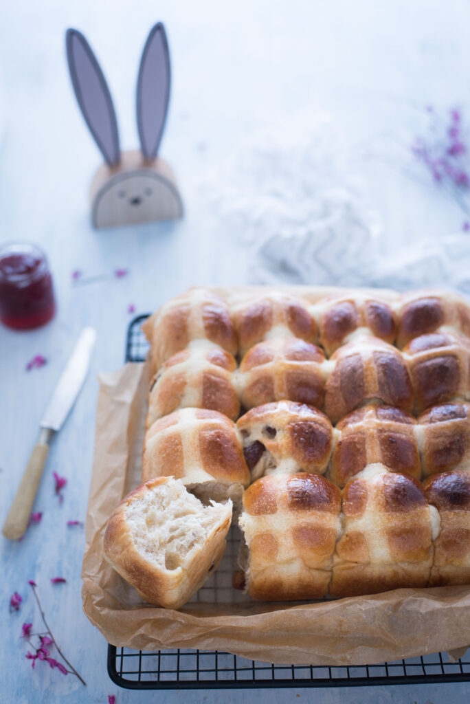 Hot cross buns ricetta originale per Pasqua