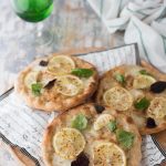 Pizzette con limone e semi di finocchio