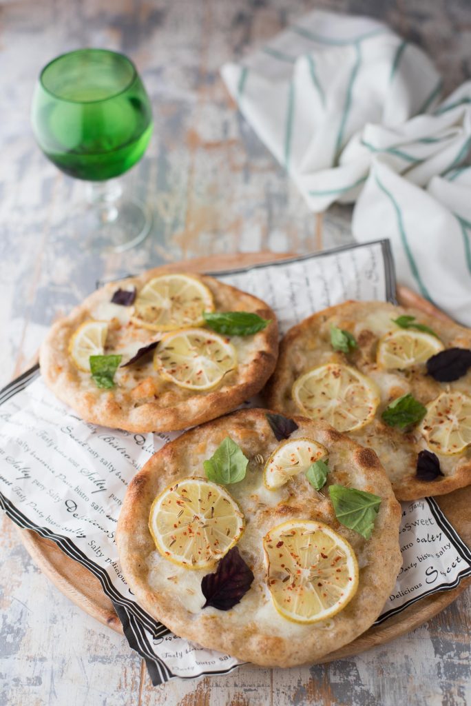 Pizzette al limone e semi di finocchio