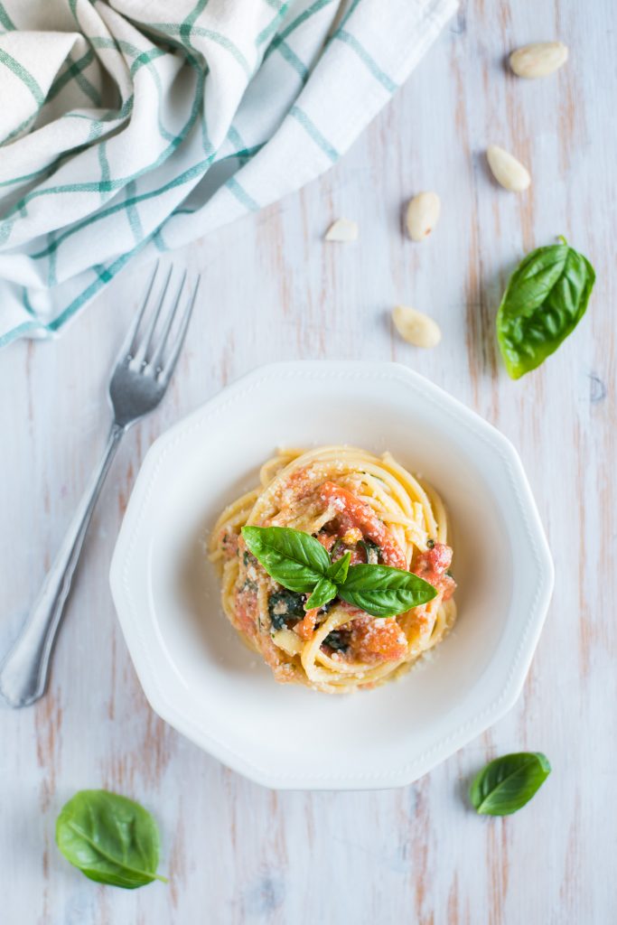 Pasta con pesto alla trapanese