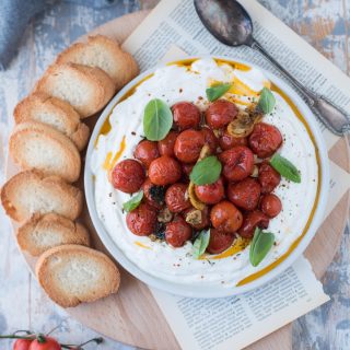 Pomodorini al forno e yogurt