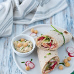 Wrap di salmone affumicato e ceci